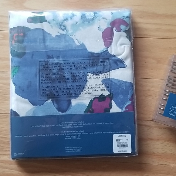 Pier 1 imports shower curtain and hooks - Picture 4 of 6